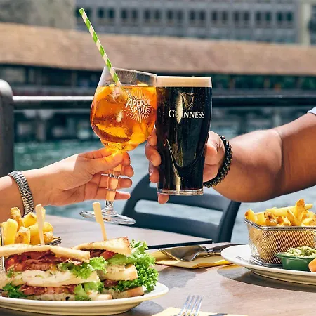 Hotel Pickwick And Pub 